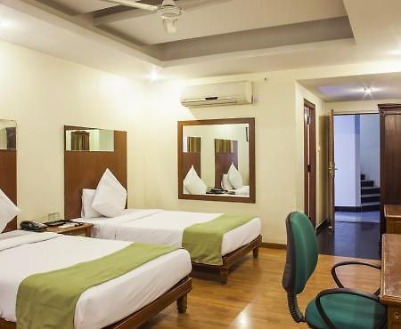 Sandhya Hotel Hyderabad Exterior photo